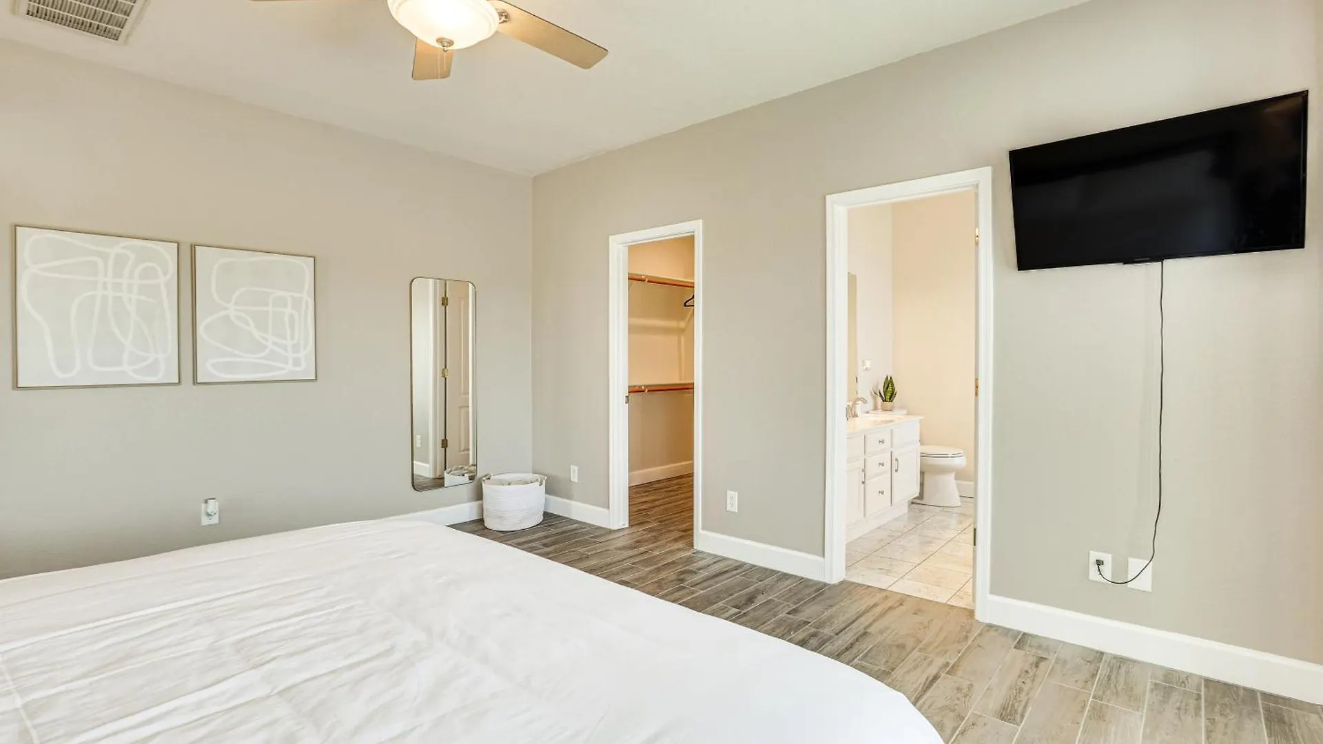 Lovely Avondale Retreat On Coldwater Golf Course!