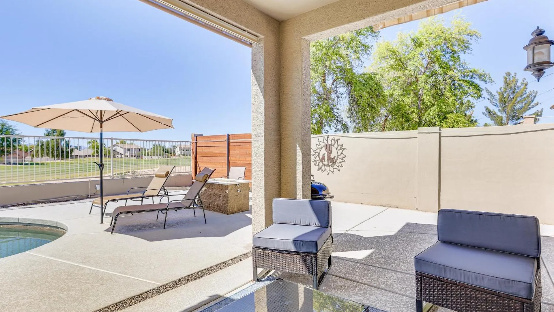 Lovely Avondale Retreat On Coldwater Golf Course!